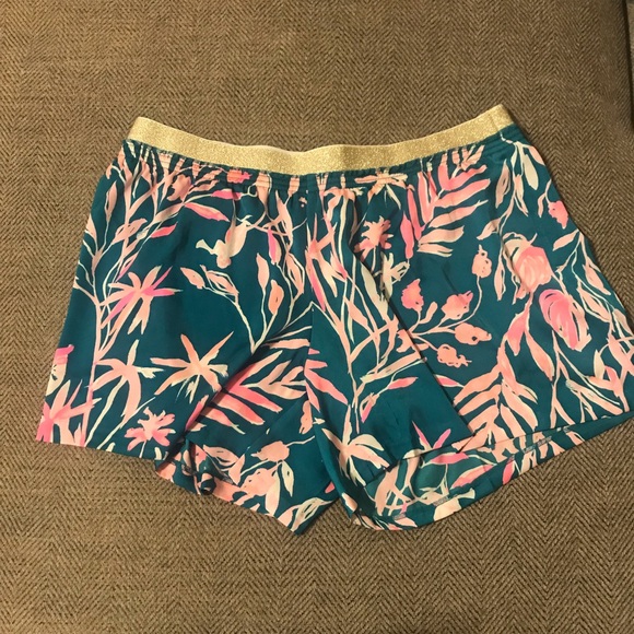 Lilly Pulitzer Pants - ⬇️$60 CCO! Lilly Pulitzer NWT size xl shorts